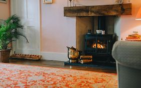 Traditional 18Th Century Farmhouse In Streatley